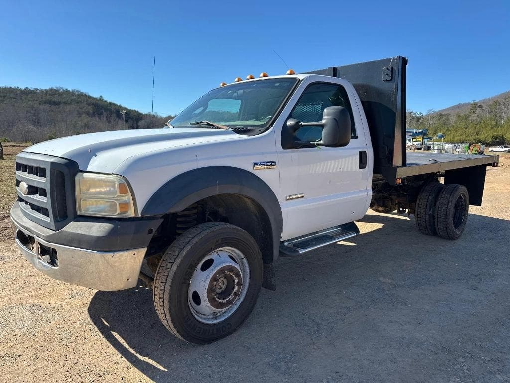 Image of Ford F-550 Primary image