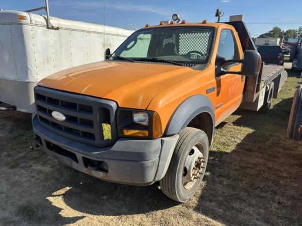 Image of Ford F-550 Primary image