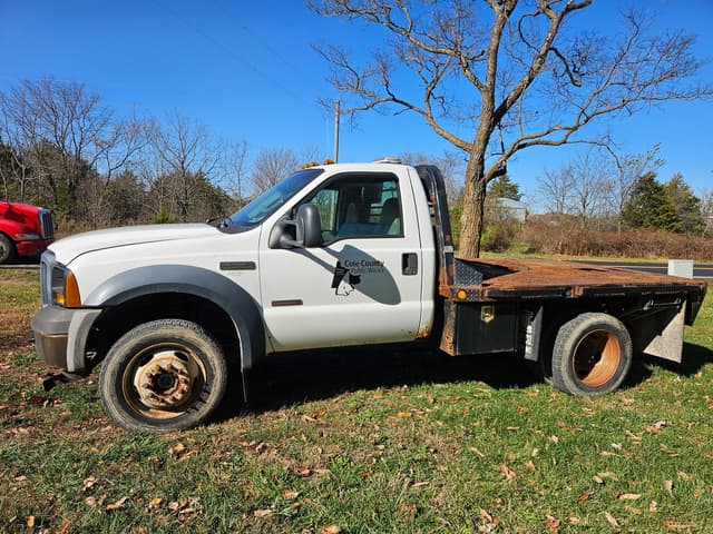 Image of Ford F-550 equipment image 4