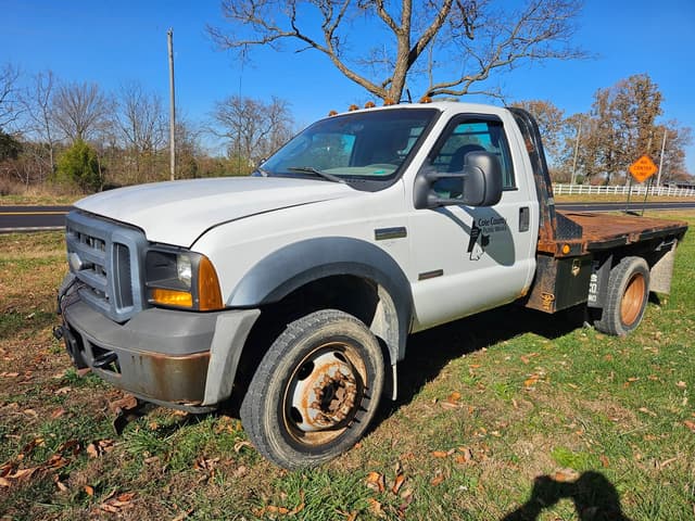 Image of Ford F-550 equipment image 2