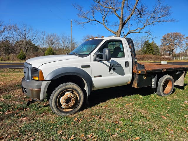 Image of Ford F-550 equipment image 3