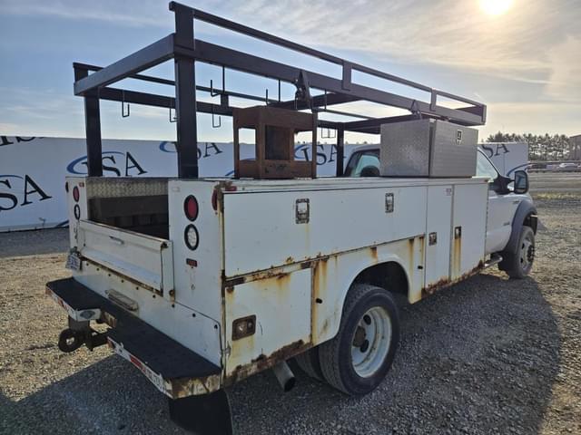 Image of Ford F-550 equipment image 4