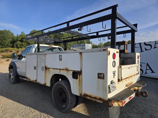 Image of Ford F-550 equipment image 2