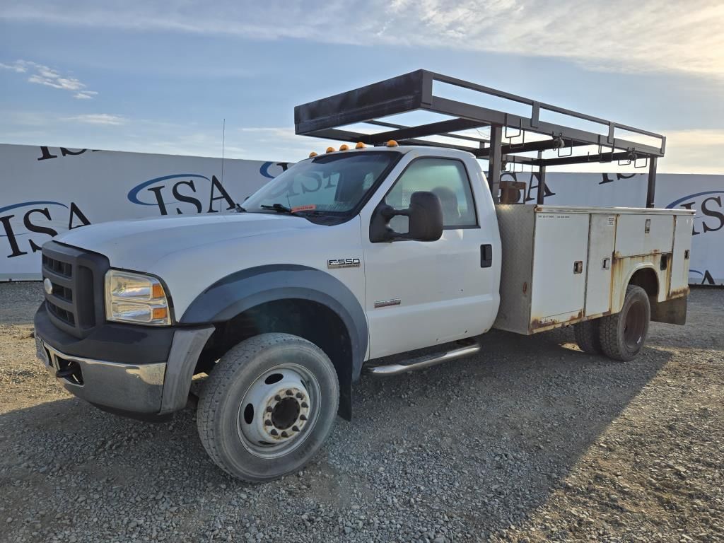 2006 Ford F-550 Equipment Image0