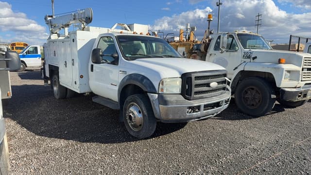 Image of Ford F-550 equipment image 2