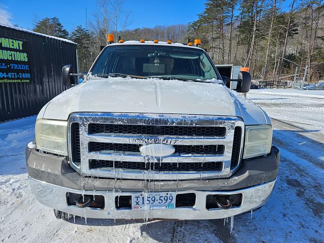 Image of Ford F-550 equipment image 1