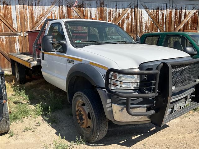 Image of Ford F-550 equipment image 2