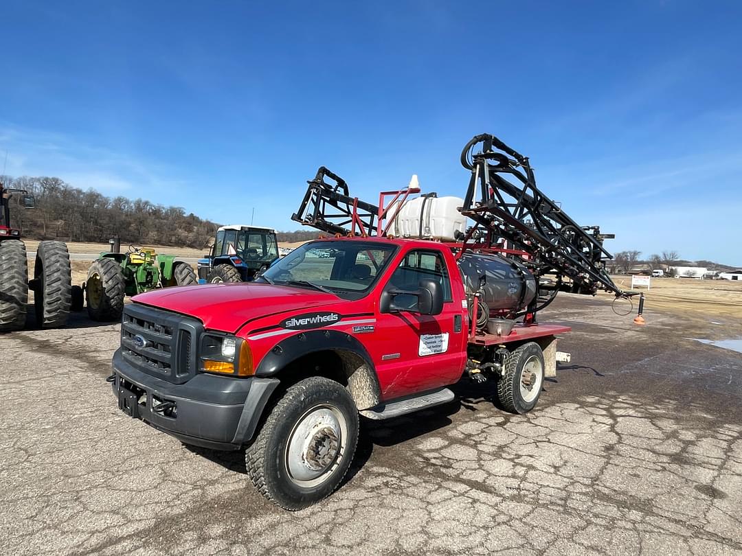 Image of Ford F-550 Primary image