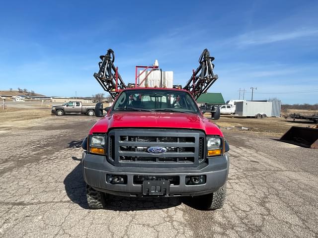 Image of Ford F-550 equipment image 1