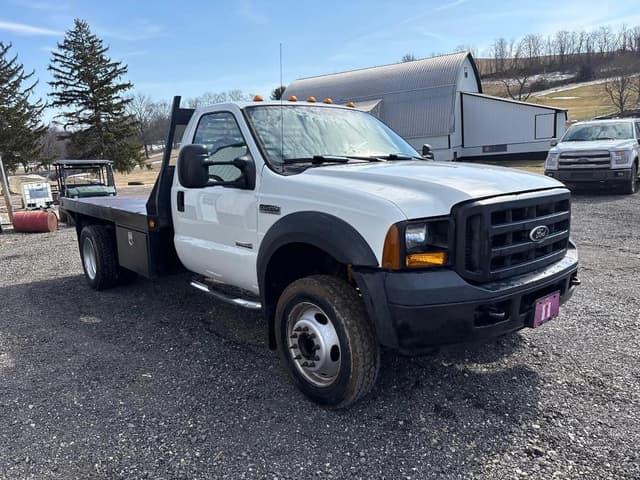 Image of Ford F-550 equipment image 2