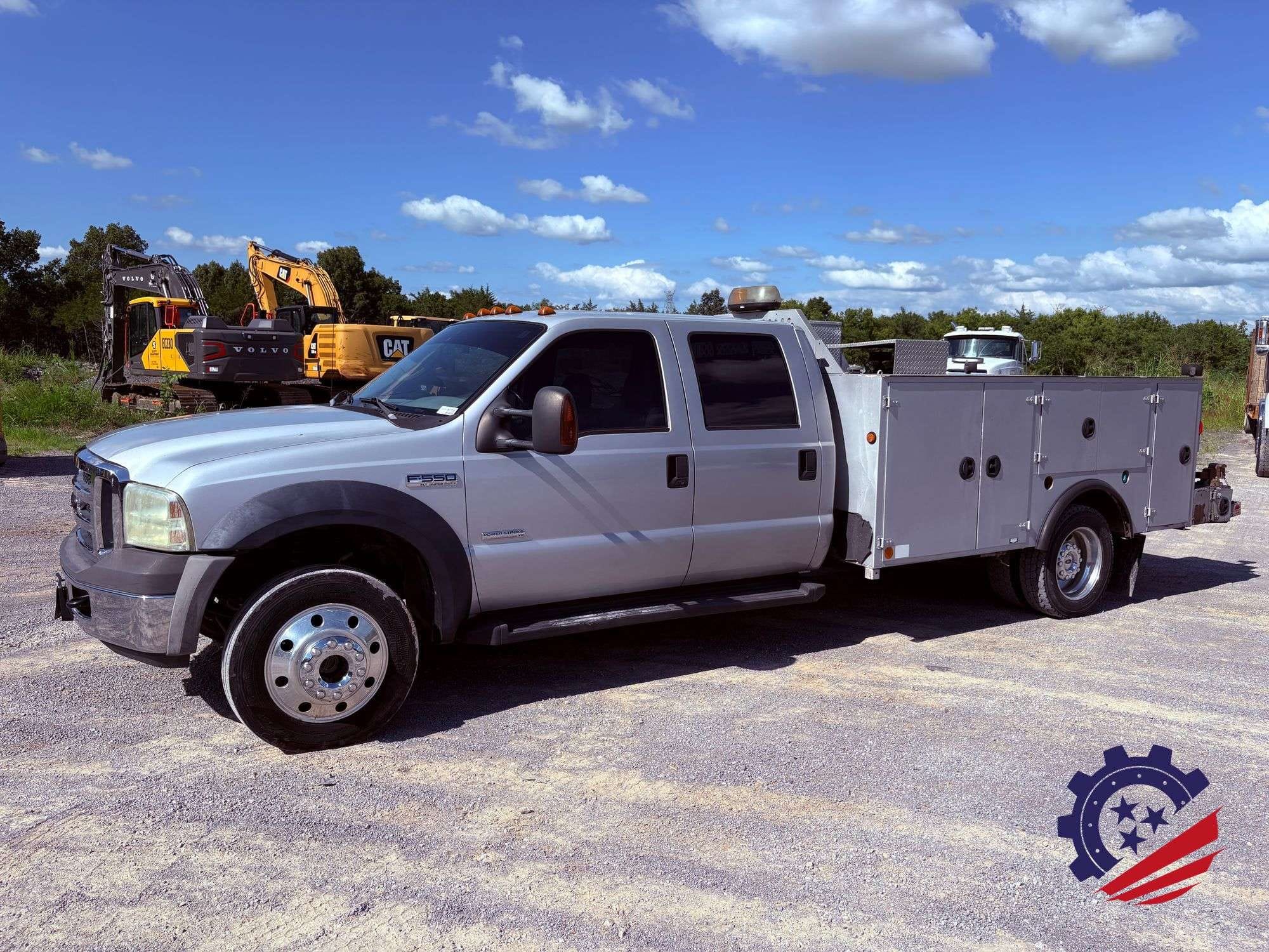 2006 Ford F-550 Equipment Image0
