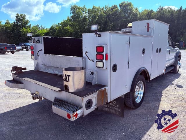 Image of Ford F-550 equipment image 4