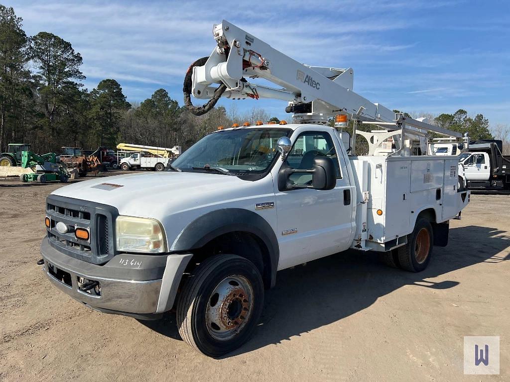 Image of Ford F-550 Primary image