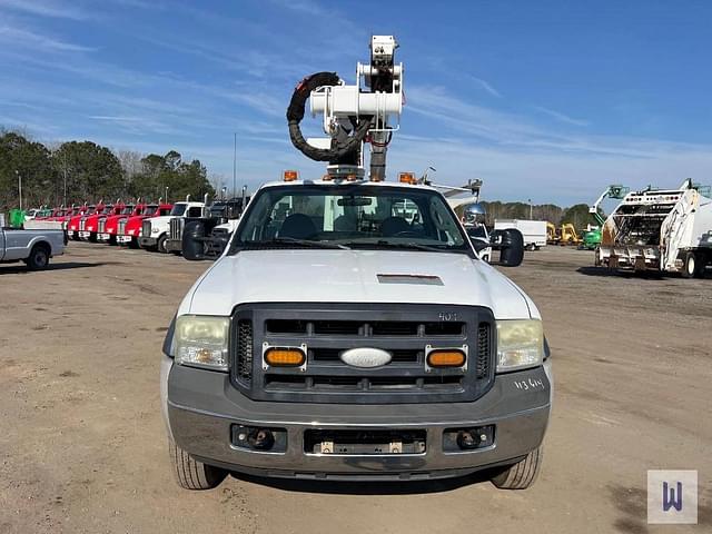 Image of Ford F-550 equipment image 1
