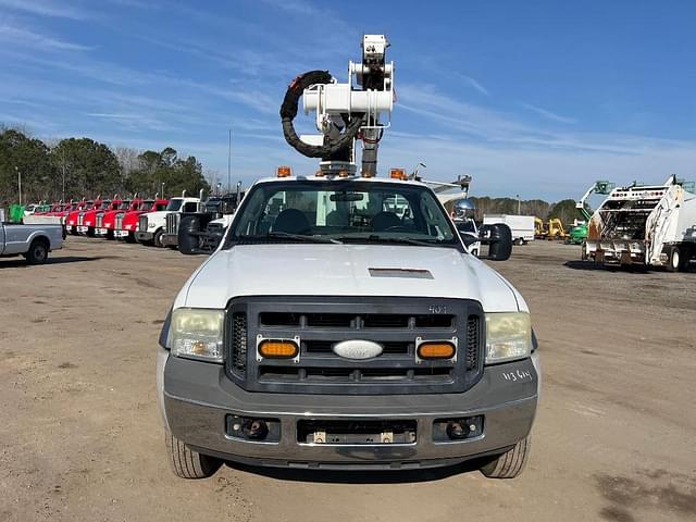 Image of Ford F-550 equipment image 1