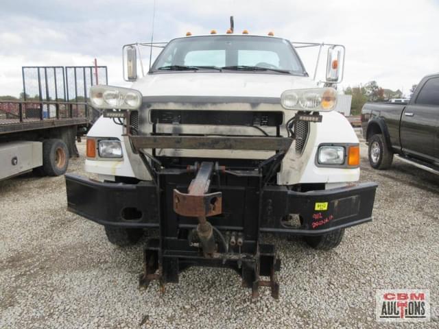 Image of Ford F-650 equipment image 4