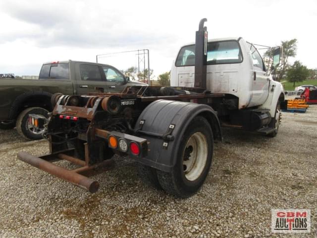 Image of Ford F-650 equipment image 3