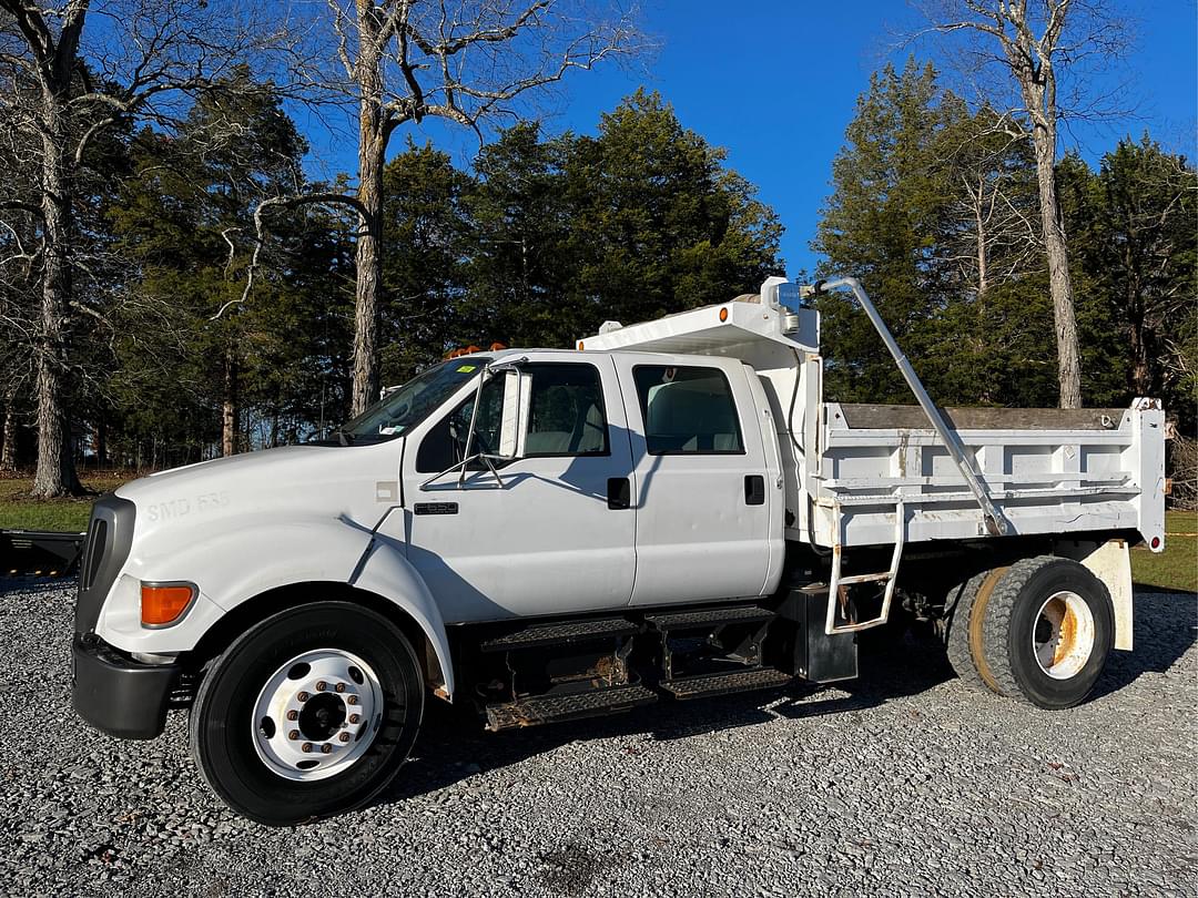 Image of Ford F-650 Primary image