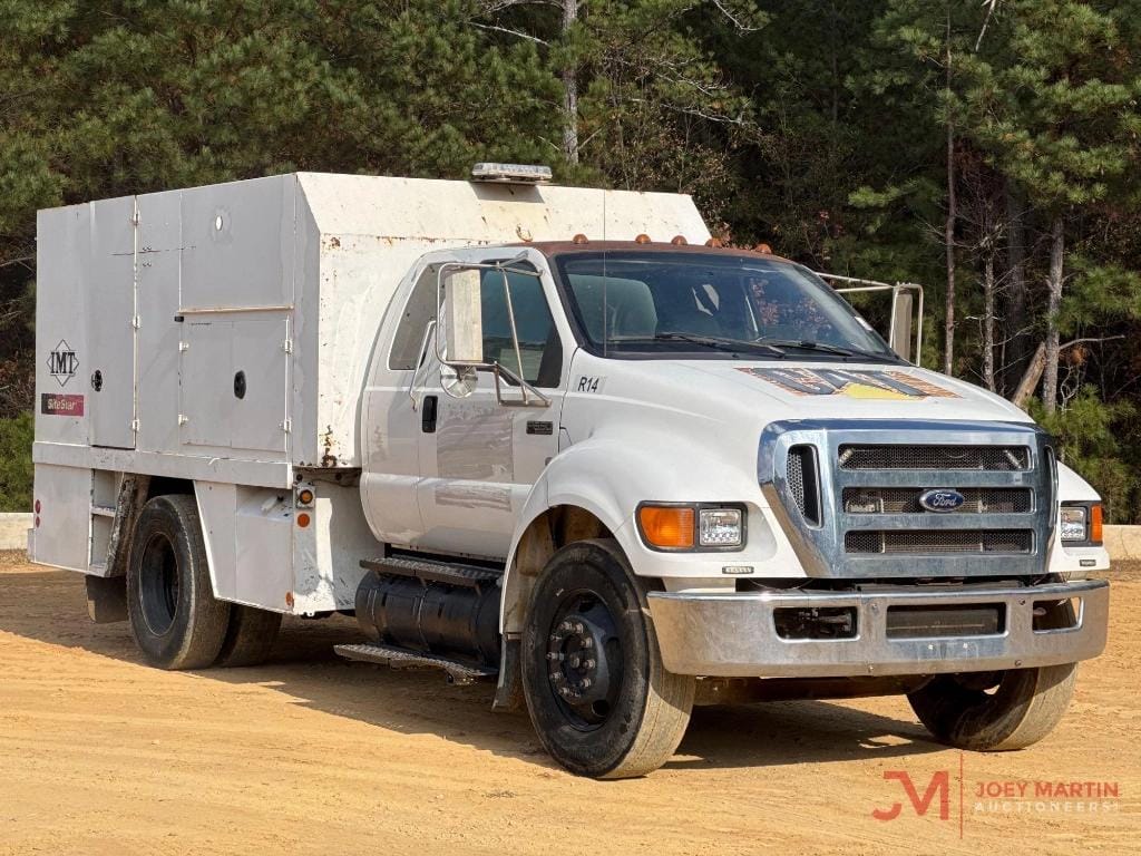 2006 Ford F-650 Equipment Image0