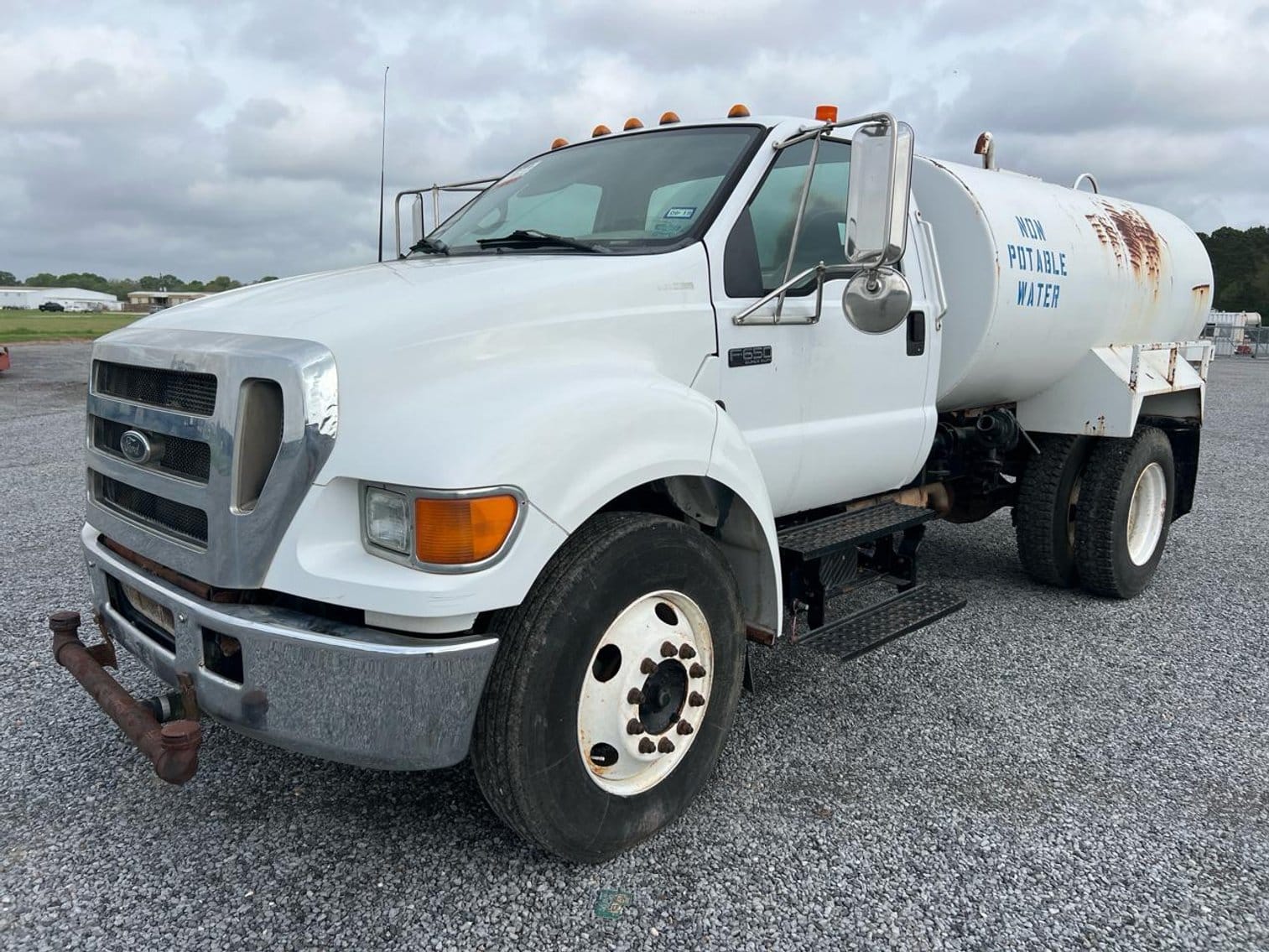 2006 Ford F-650 Equipment Image0
