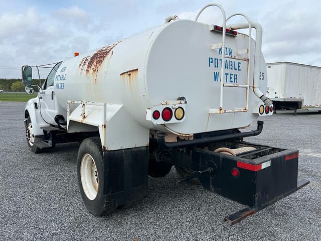 Image of Ford F-650 equipment image 2