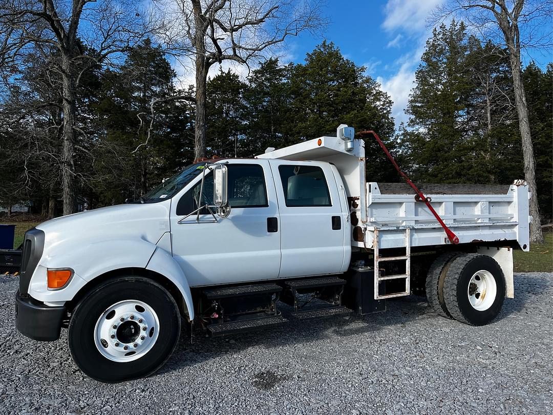 Image of Ford F-650 Primary image