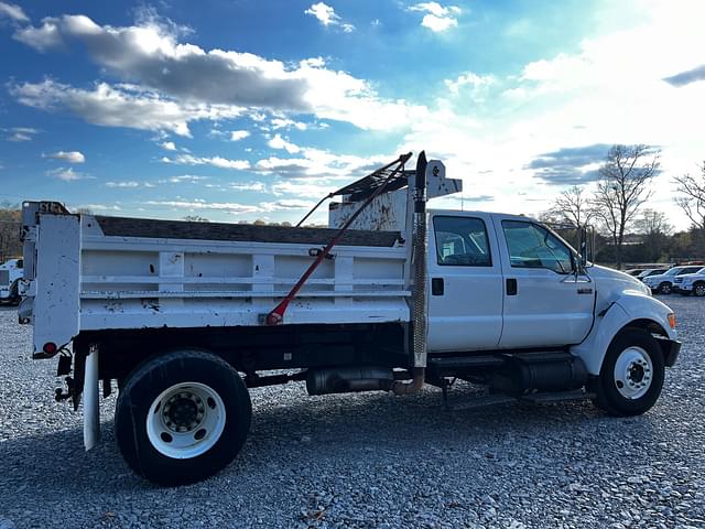 Image of Ford F-650 equipment image 2