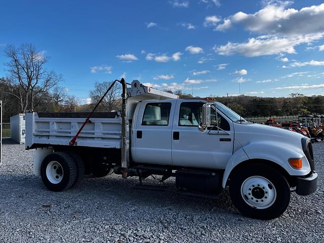 Image of Ford F-650 equipment image 3