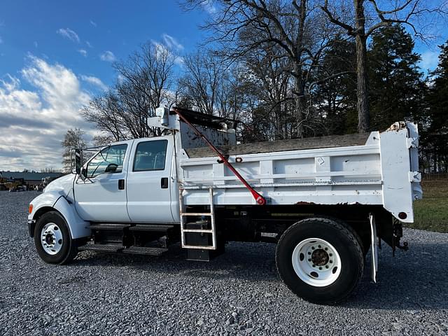 Image of Ford F-650 equipment image 1