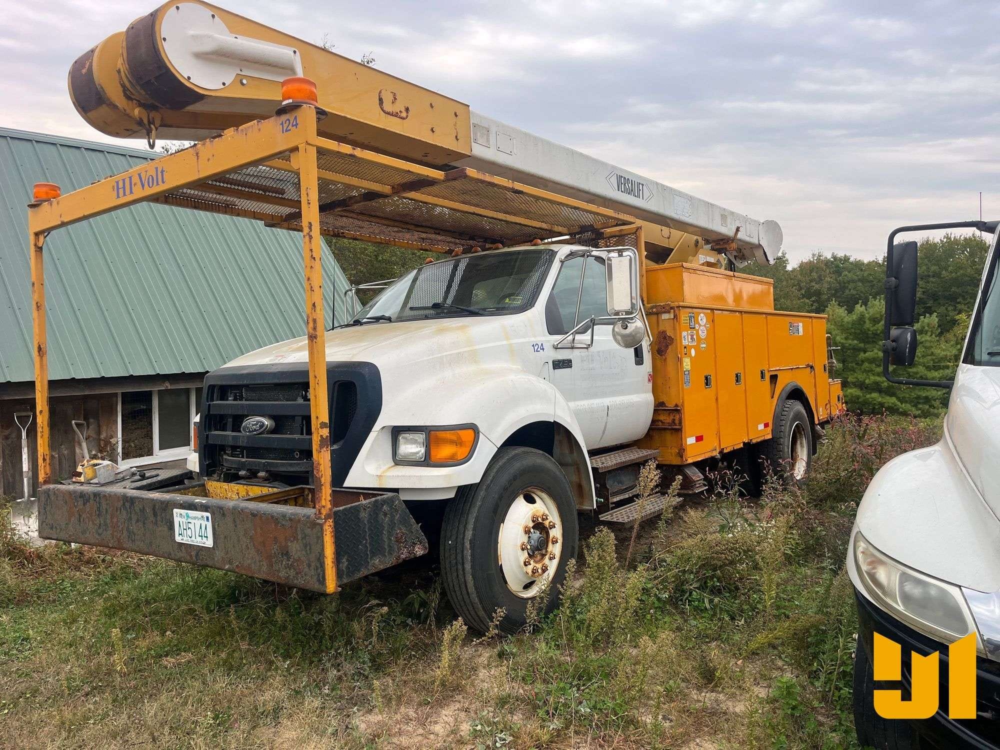 2006 Ford F-750 Equipment Image0