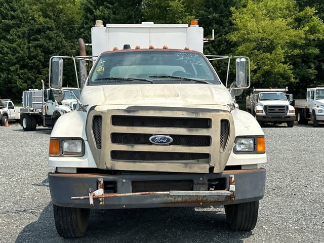 Image of Ford F-750 equipment image 1