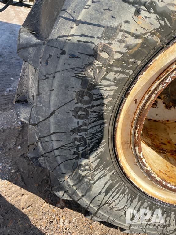 Image of Ford F-750 equipment image 4