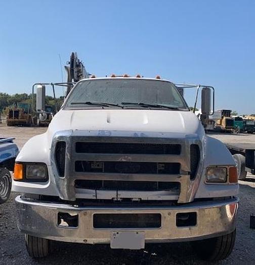 Image of Ford F-750 equipment image 1