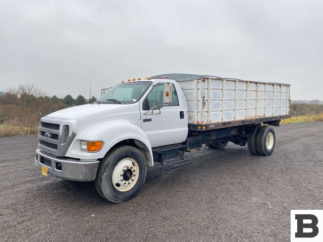 Image of Ford F-750 equipment image 1