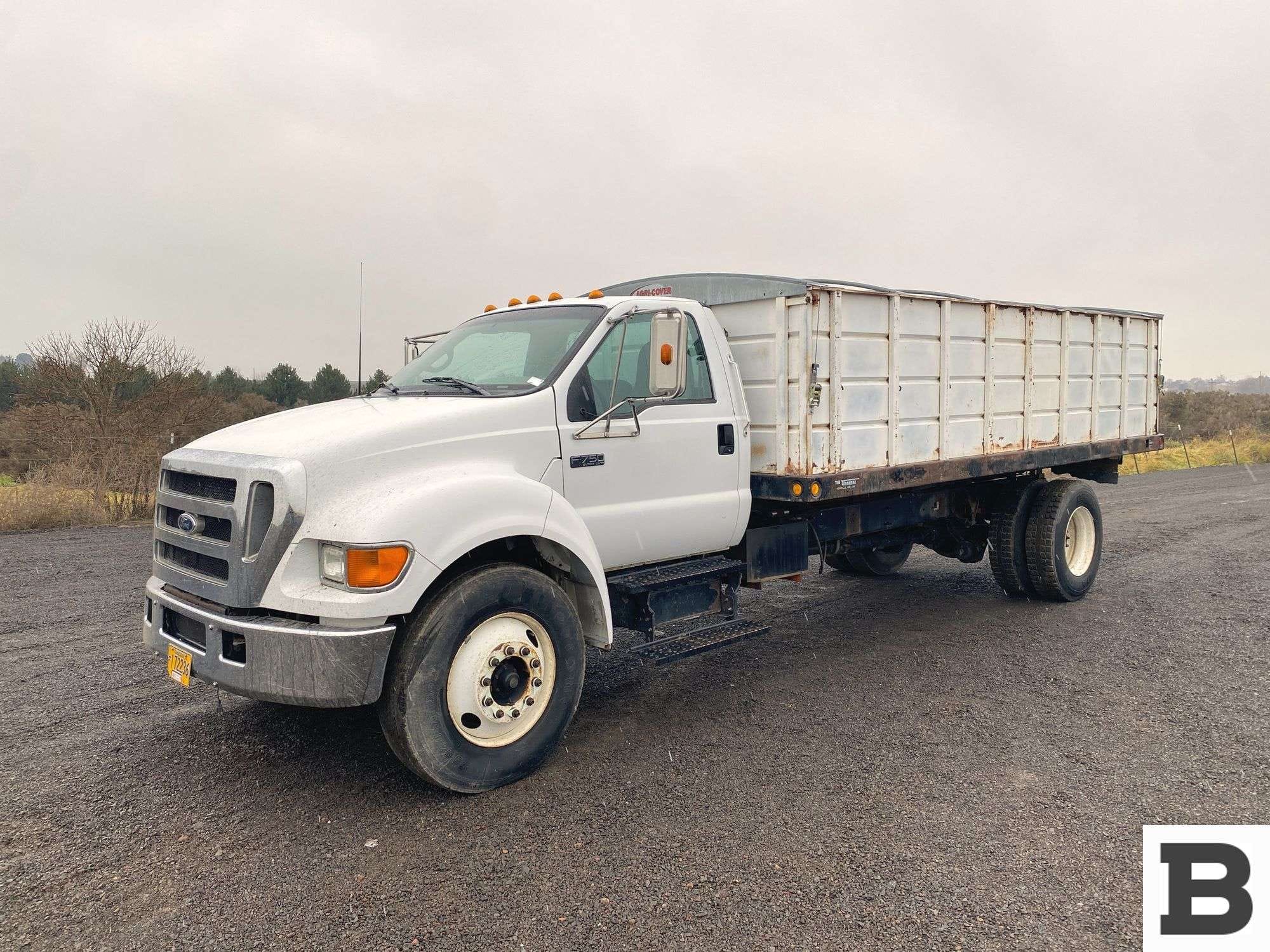 2006 Ford F-750 Equipment Image0
