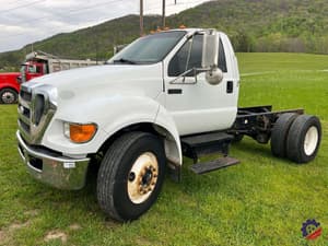 2006 Ford F-750 Image
