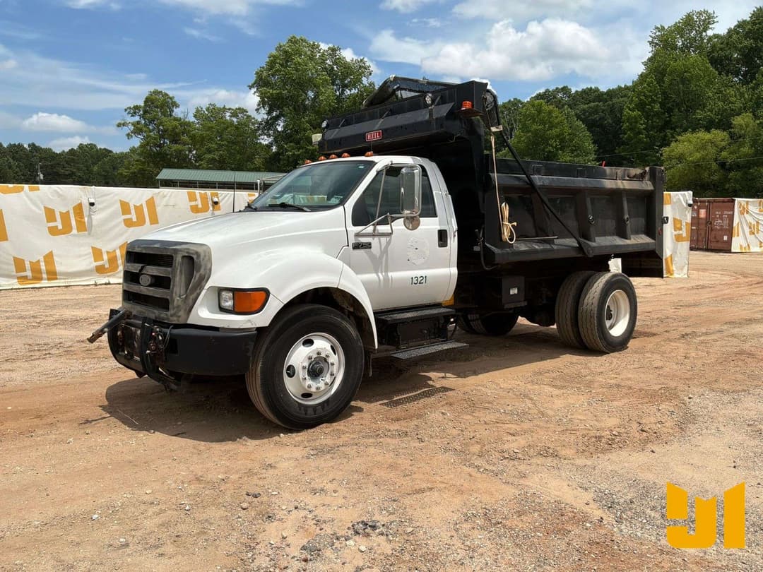 Image of Ford F-750 Primary image
