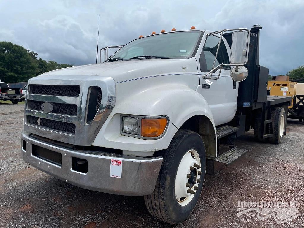 Image of Ford F-750 Primary image