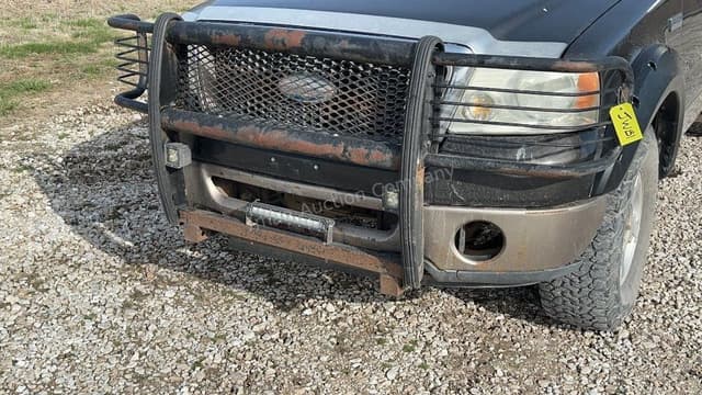 Image of Ford F-150 equipment image 1