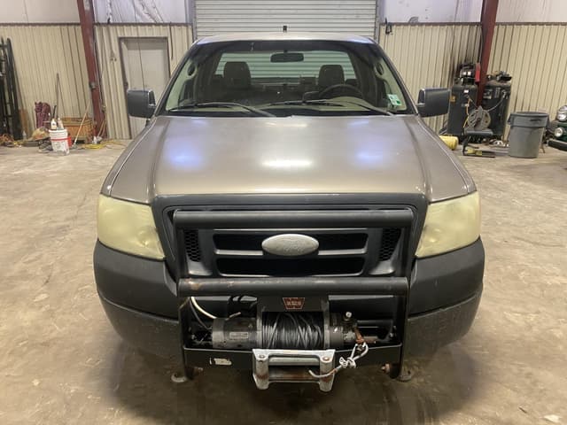 Image of Ford F-150 equipment image 1