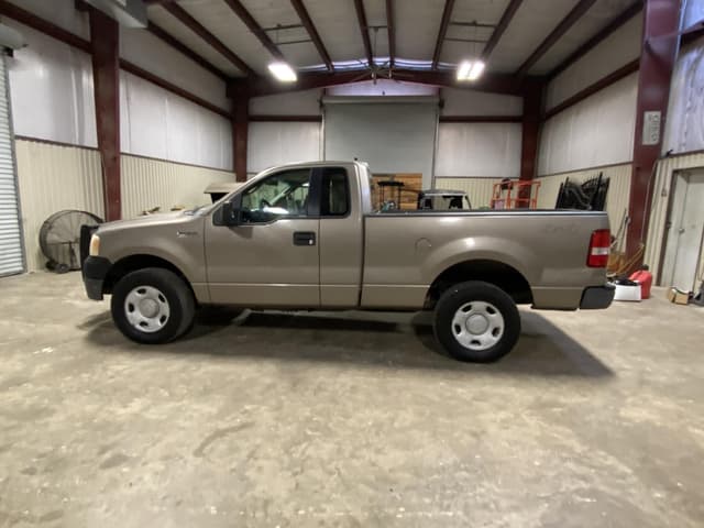 Image of Ford F-150 equipment image 2