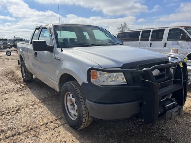 Image of Ford F-150 equipment image 3