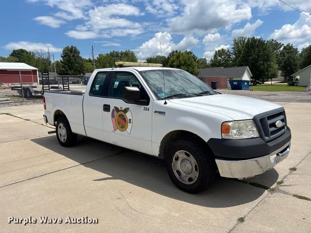 Image of Ford F-150 equipment image 2