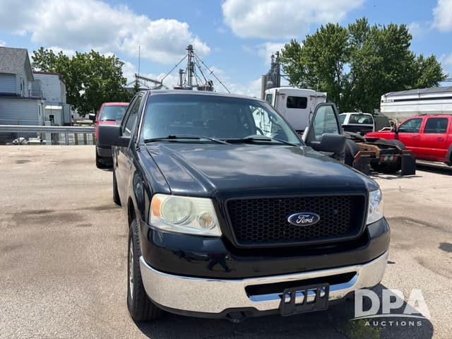 Image of Ford F-150 equipment image 2