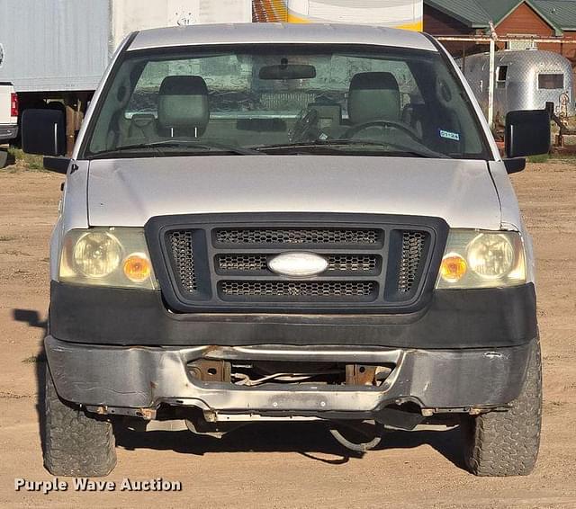 Image of Ford F-150 equipment image 1