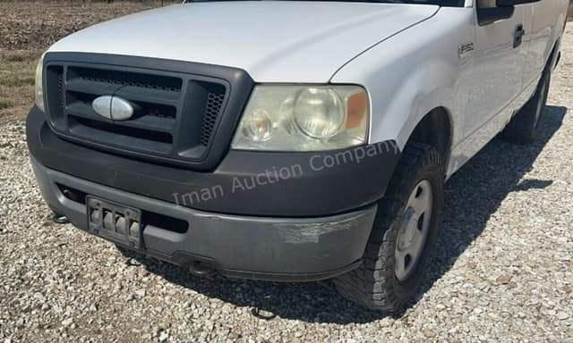 Image of Ford F-150 equipment image 1