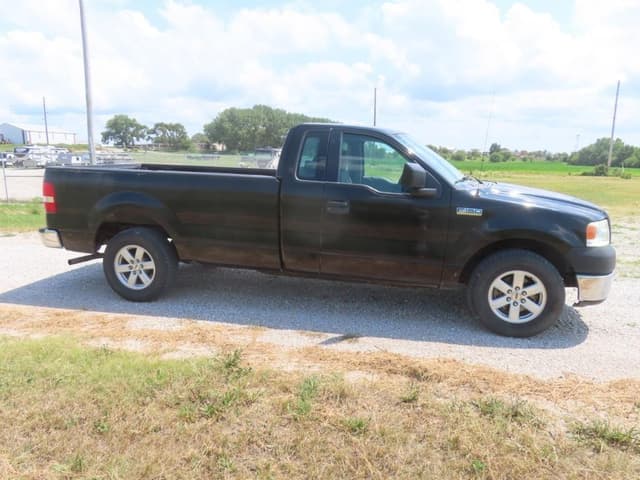 Image of Ford F-150 equipment image 4