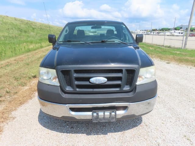 Image of Ford F-150 equipment image 2