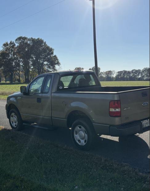 Image of Ford F-150 equipment image 2