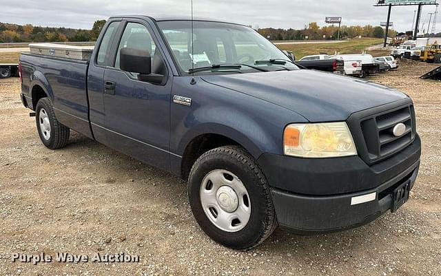 Image of Ford F-150 equipment image 2